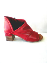 Load image into Gallery viewer, GWEN red leather
