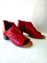 Load image into Gallery viewer, GWEN red leather
