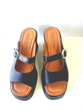 Load image into Gallery viewer, SOHO wedge BLACK
