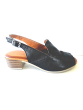 Load image into Gallery viewer, PAMPALONA BLACK LEATHER
