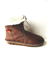 Load image into Gallery viewer, BALTIC FUR - BROWN LEATHER
