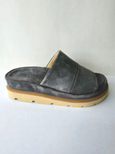 Load image into Gallery viewer, WAIKIKI GREY SUEDE
