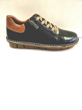 Load image into Gallery viewer, MALLORCA SNEAKER - BLACK LEATHER
