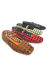 Load image into Gallery viewer, NEPENTHE maryjane BLACK PATENT LEATHER

