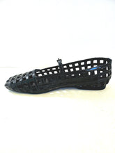 Load image into Gallery viewer, NEPENTHE maryjane BLACK PATENT LEATHER
