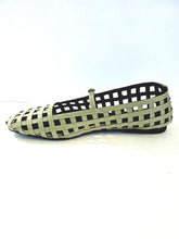 Load image into Gallery viewer, NEPENTHE maryjane OLIVE PATENT leather
