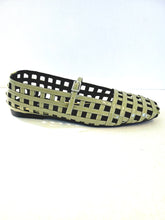 Load image into Gallery viewer, NEPENTHE maryjane OLIVE PATENT leather
