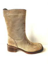 Load image into Gallery viewer, GEORGIA BOOT - Sand suede
