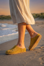 Load image into Gallery viewer, Nantucket Clog Tan Suede
