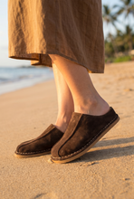 Load image into Gallery viewer, Nantucket Clog Brown Suede
