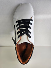 Load image into Gallery viewer, MALLORCA SNEAKER - WHITE BLACK COMBO
