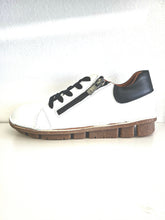 Load image into Gallery viewer, MALLORCA SNEAKER - WHITE BLACK COMBO
