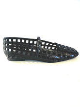 Load image into Gallery viewer, NEPENTHE maryjane BLACK PATENT LEATHER

